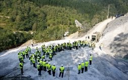 Visita a unas obras en un tramo del Tren de Alta Velocidad. /FERNANDO GÓMEZ