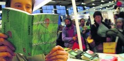 El nuevo organismo se encargará de que no falte la representación vasca en exposiciones de ámbito cultural. / JULIO CALLEJA