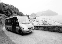 Con el verano se intensifican servicios y surgen otros como el de Urgull. /APREA