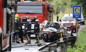 El vehículo accidentado quedó completamente aplastado tras el choque. /MORQUECHO