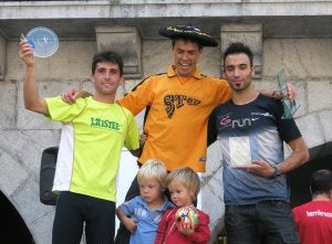 Iñigo Agirre gana y establece un nuevo récord en el cross popular de