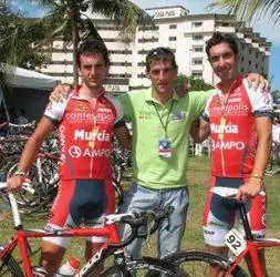 Gorka Izagirre, Alberto Martínez y Aitor Pérez Arrieta, en el Criterium de Cancún. /DV