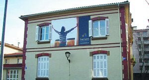 Primer paso. La lona que se puede ver en Biteri Kultur Etxea es la primera fase de la implantación del PaP en Hernani.