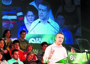 Plan estratégico. Iñigo Urkullu, el pasado 28 de febrero, durante la presentación de la propuesta Ados! en el BEC de Barakaldo. ::                             TELEPRESS