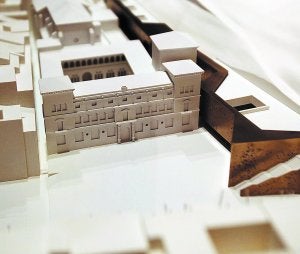 Maqueta. El edificio rehabilitado, sin los añadidos de 1932. ::                             NAGORE IRAOLA