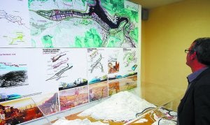 Proyecto. Una exposición mostró los trabajos presentados al concurso de ideas para la regeneración de la bahía pasaitarra. ::                             ARIZMENDI