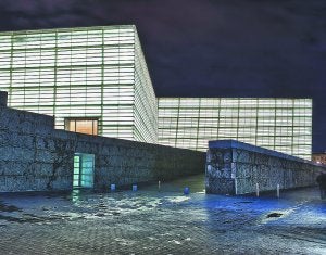 Los cubos del Kursaal son ya un icono de la ciudad, sobre todo de noche. ::
USOZ