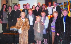 Homenajeados y directivos del Espai Catalunya en la fiesta que se celebró el pasado viernes.