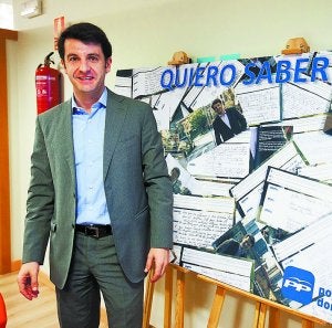 Ramón Gómez Ugalde, en la sede de su partido en Donostia. ::
USOZ