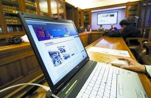 Fotos. Imagen de la fototeca virtual del Archivo, durante la presentación de la nueva web. ::
F. DE LA HERA