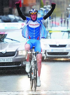 Exhibición. Evgeny Shalunov entra como ganador en el Memorial Valenciaga en Eibar. ::                             MORQUECHO