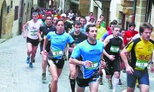 Nada más darse la salida, los atletas ya se encontraron con las primeras cuestas. ::
ETXEBERRIA