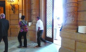 Proyecto. La pasarela entre Sagüés y la punta de Mompás podría empezar a construirse en meses si el Ayuntamiento diera su visto bueno.