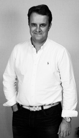 Leonor, que cumplió el lunes 6 años, y su hermana Sofía, de la mano de los Príncipes de Asturias. ::
JUAN MEDINA