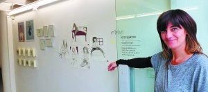 Eva Villar, al frente de la nueva galería de arte Errequerre que se encuentra en el paseo de Bizkaia.