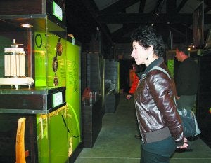 Muestra. Pinturas, ilustraciones, tallas y esculturas, algunas de las obras de la exposición. ::
MARÍA