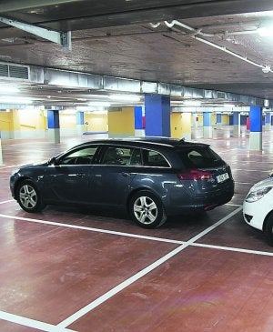 Interior del aparcamiento subterráneo de San Juan. ::                             F. DE LA HERA