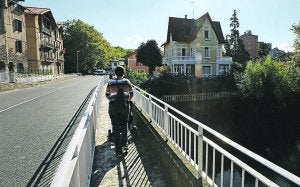 El futuro puente de Martutene tendrá aceras y bidegorri. ::                             LOBO ALTUNA