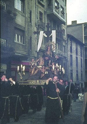 1979. Imagen de una de las últimas procesiones celebradas en Irun.