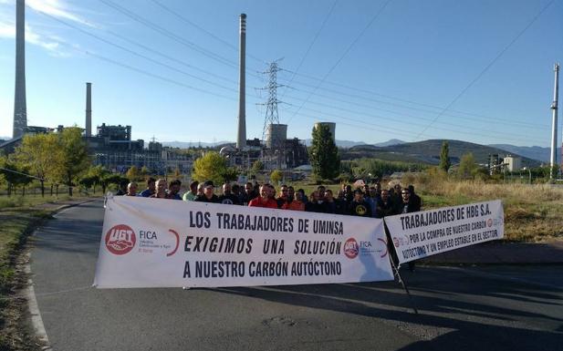 Los mineros de Uminsa vuelven a los tajos tras protagonizar dos meses de protestas ante la central de Compostilla en Cubillos del Sil.