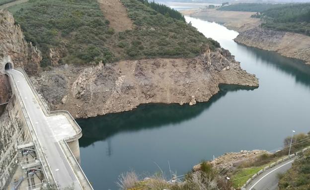 Embalse de Bárcena.