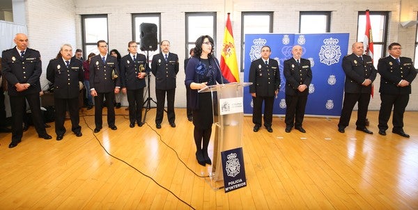 La subdelegada del Gobierno en León, Teresa Mata, durante la toma de posesión del nuevo comisario Jefe de la Comisaría Local de Ponferrada, Miguel Ángel Martínez Redondo.