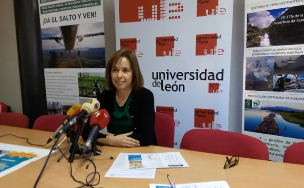 La subdirectora de la Escuela de Ingeniería Agraria y Forestal del Campus del Bierzo, Flor Álvarez Taboada, durante su comparecencia.