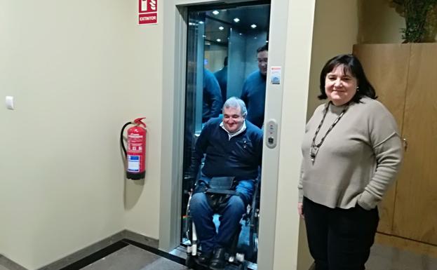 Imagen del nuevo ascensor en el Ayuntamiento de Villafranca del Bierzo.