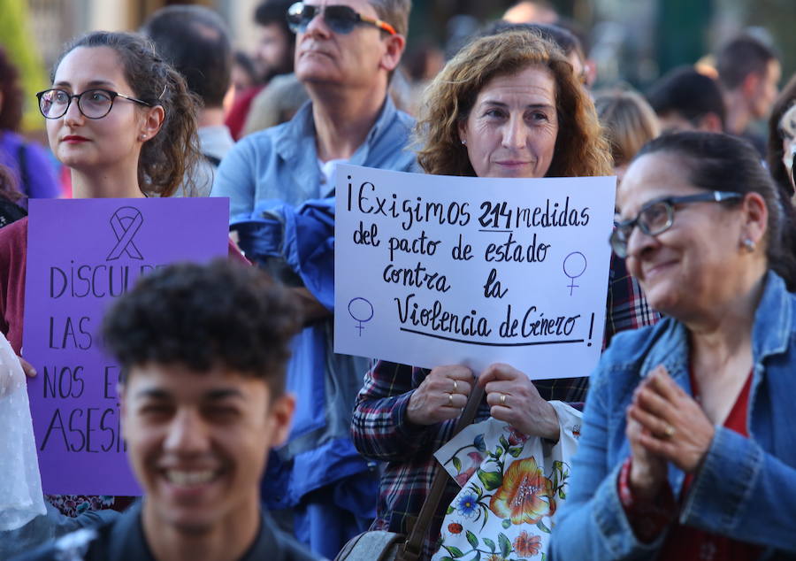 Fotos: Concentración contra la violencia de género