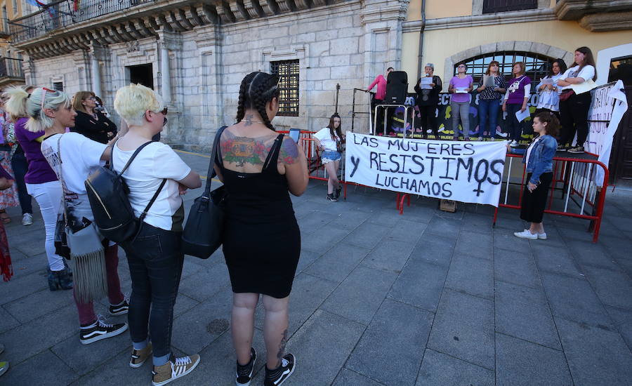 Fotos: Concentración contra la violencia de género