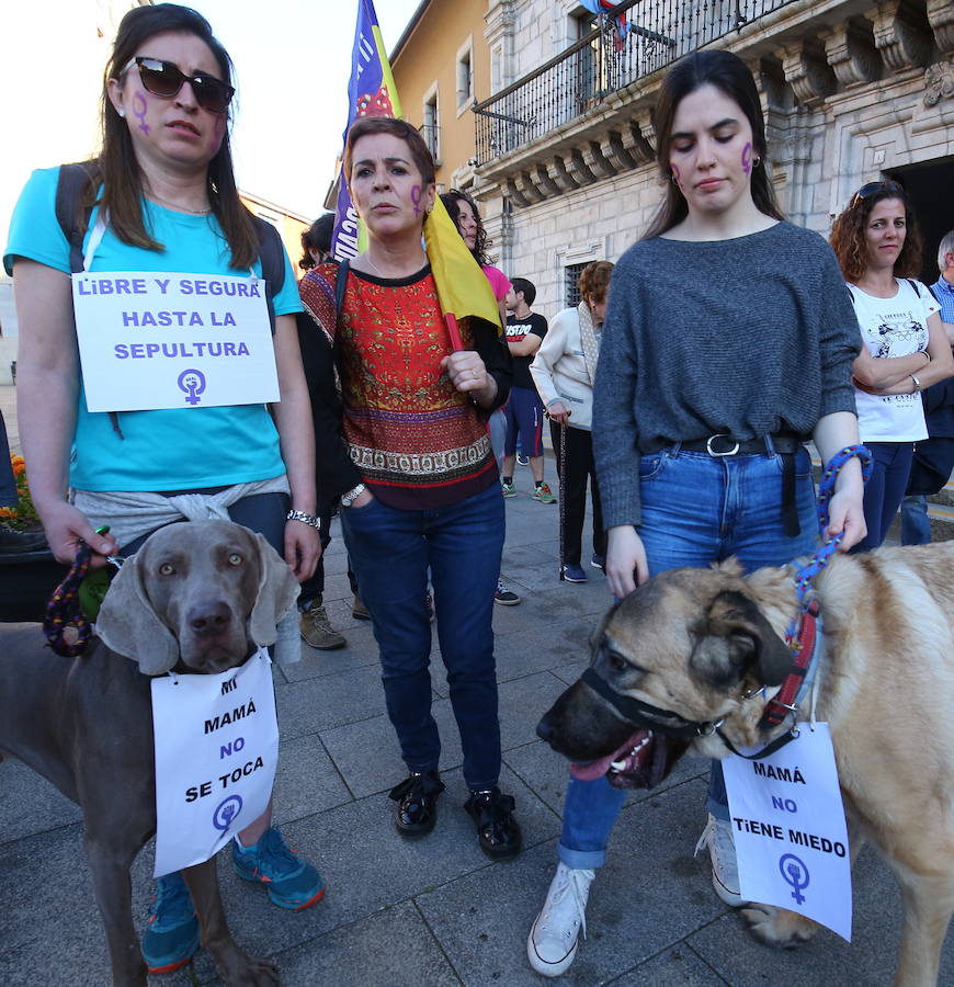 Fotos: Concentración contra la violencia de género
