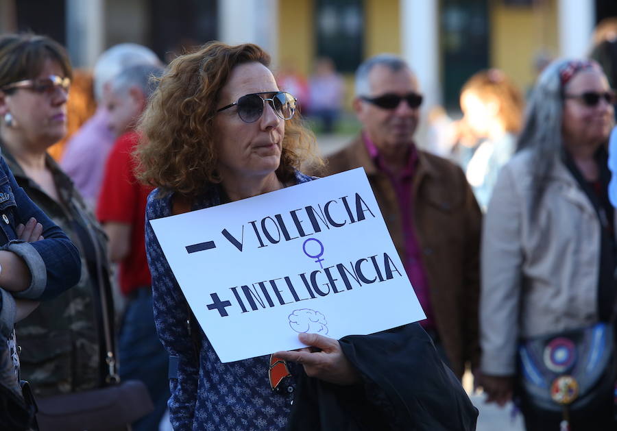 Fotos: Concentración contra la violencia de género