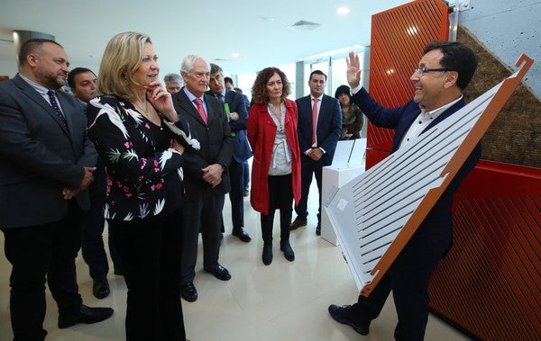 Fotos: La consejera de Economía visita la factoría Stac en Toral de los Vados