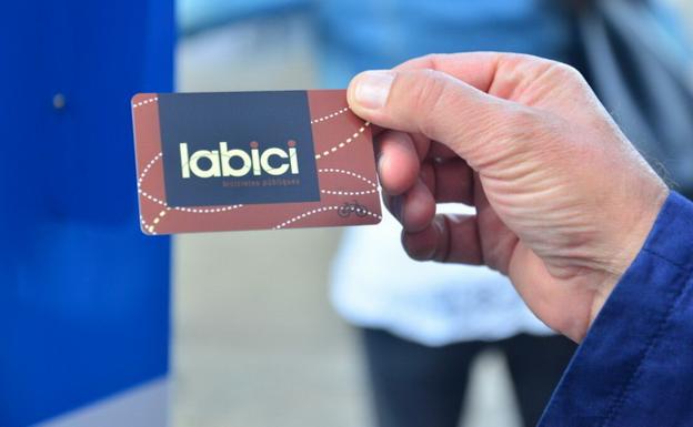 La tarjeta de La Bici para gestionar el préstamo de bicicletas en Ponferrada. 