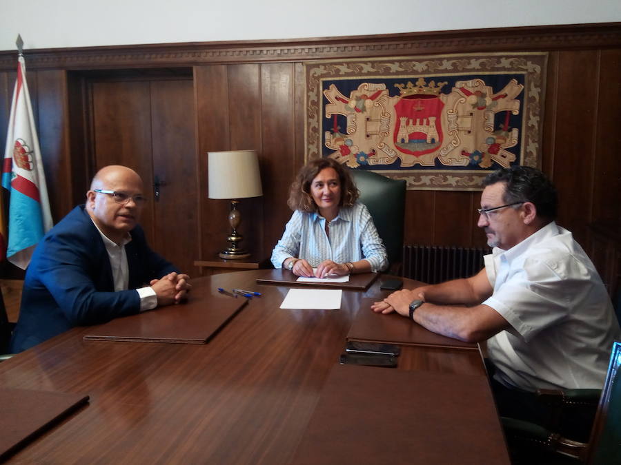 Fotos: Primera visita institucional del subdelegado del Gobierno a Ponferrada