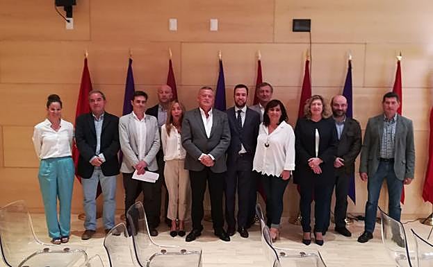 Imagen de los participantes en la reunión.