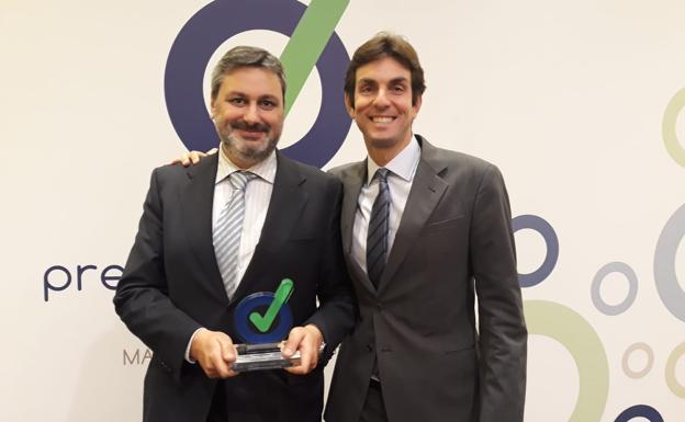 Alan Svaiter, consejero delegado y Alberto Carrillo, director de seguridad de Votorantim Cimentos España, recogieron el galardón.