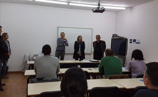 Imagen de la inauguración del taller.