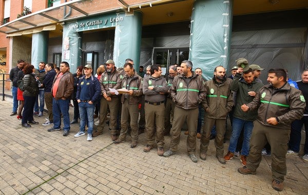 Fotos: Concentración de agentes forestales en Ponferrada