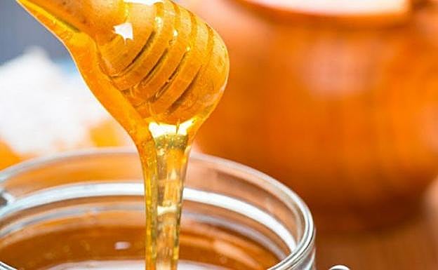 La I Feria de la Miel de Camponaraya echa el cierre con ventas cercanas a las tres toneladas