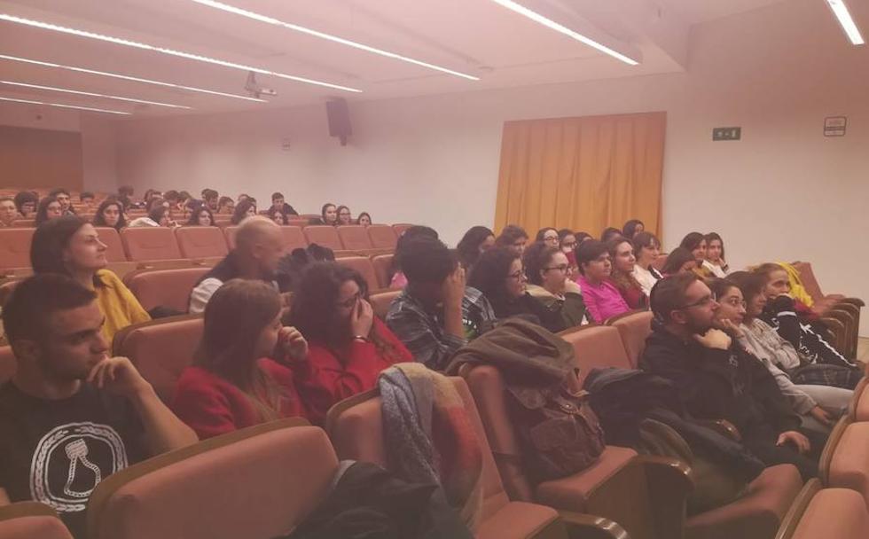 Alumnos de la USC participantes en la jornada desarrollada en el Campus de Ponferrada.