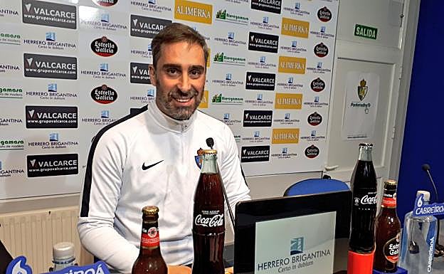 Imagen del entrenador de la Ponferradina.