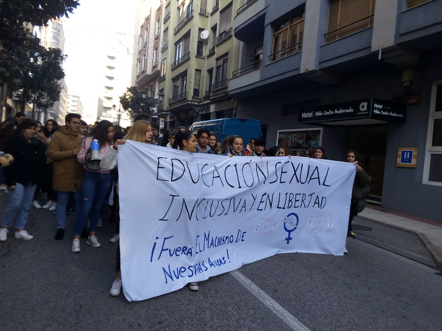 Fotos: Manifestación de estudiantes en Ponferrada