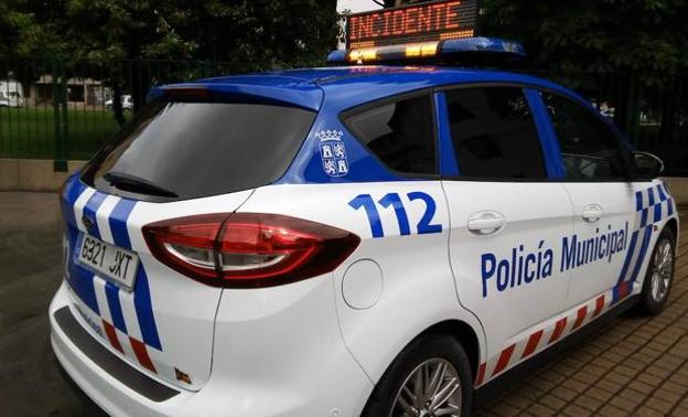 Vehículo de la Policía Local de Ponferrada.