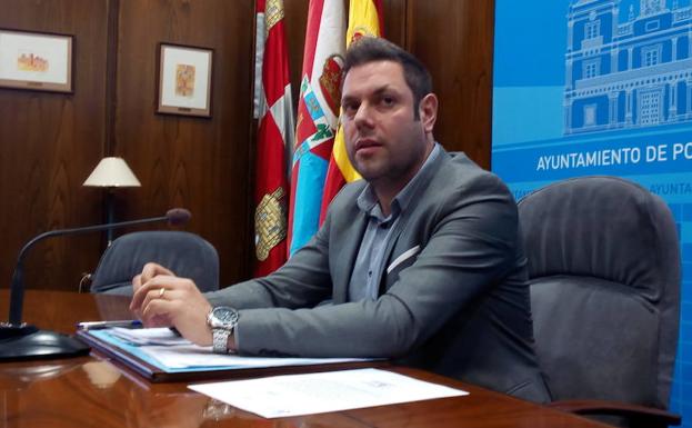 El concejal de Medio Rural, Iván Alonso, durante su comparecencia.