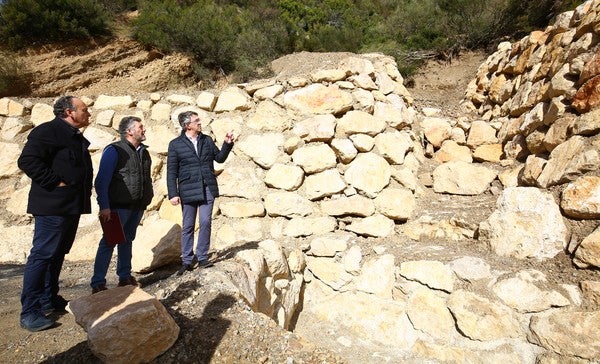 Fotos: Majo visita a las obras de la carretera entre Matalavilla y Valseco