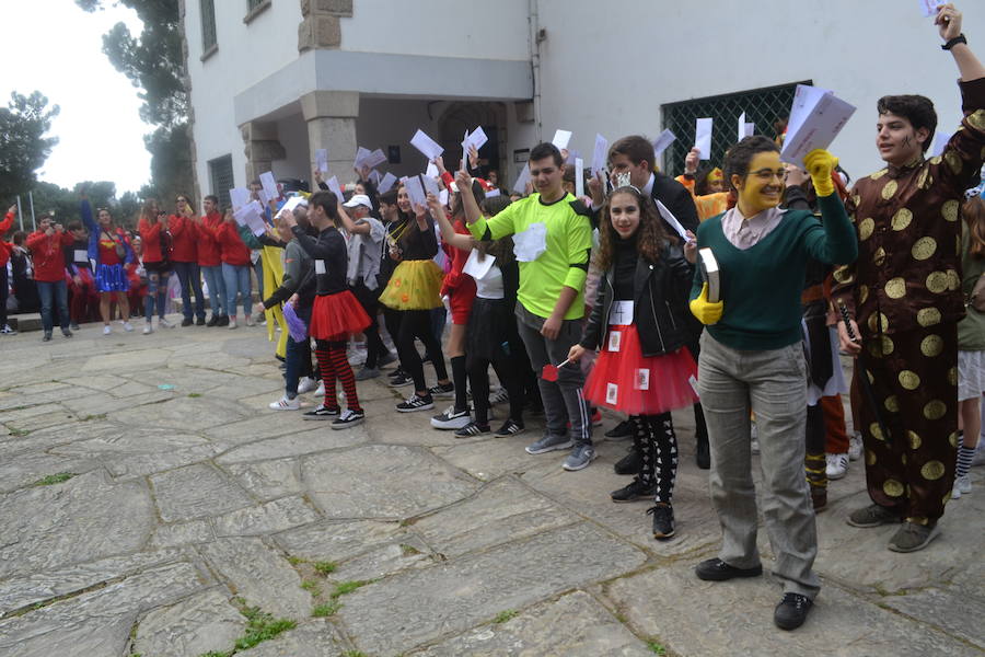 Fotos: El Rompecabezas inunda Ponferrada con el Carnaval de los jóvenes