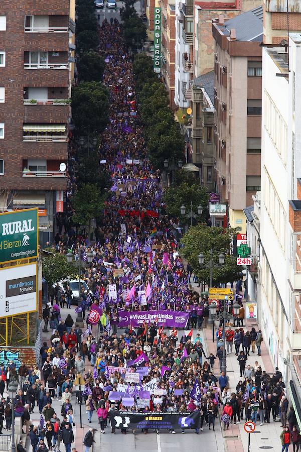 Fotos: Manifestación del 8-M en Ponferrada