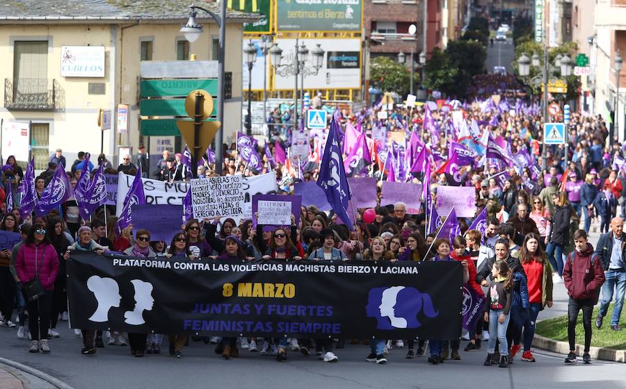 Fotos: Manifestación del 8-M en Ponferrada