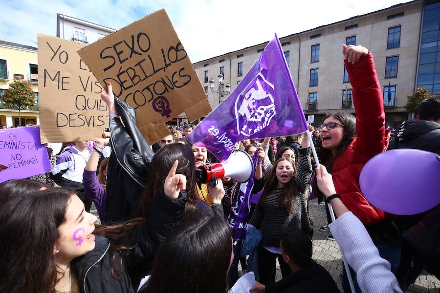 Fotos: Manifestación del 8-M en Ponferrada